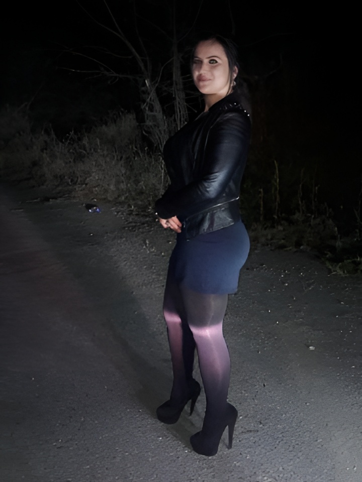 Элина привлекальеная девушка из Астрахани цена от 1500 руб