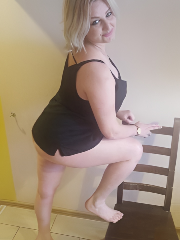 Илона привлекальеная девушка из Астрахани цена от 3000 руб