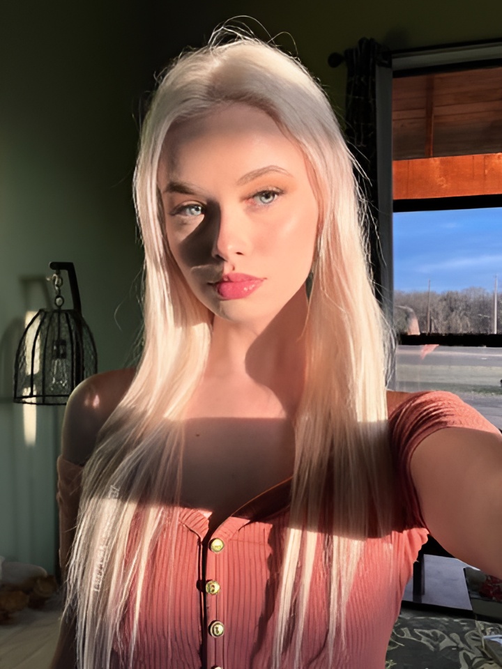 Оксана привлекальеная девушка из Астрахани цена от 3000 руб