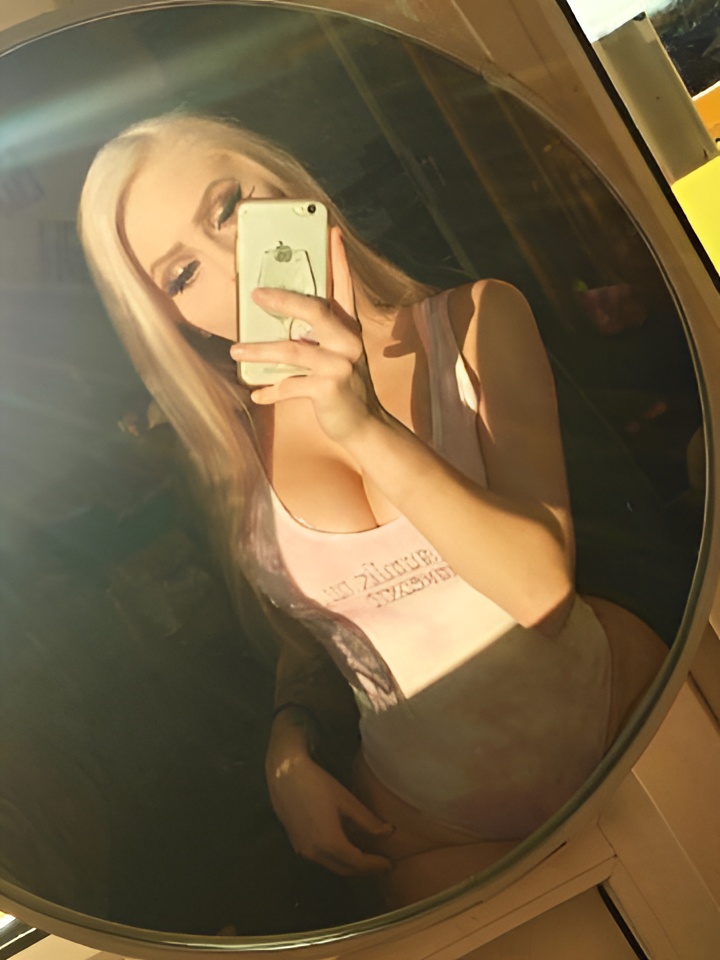 Роксана привлекальеная девушка из Астрахани цена от 10000 руб