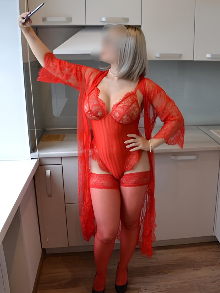 Василиса привлекальеная девушка из Астрахани цена от 4000 руб