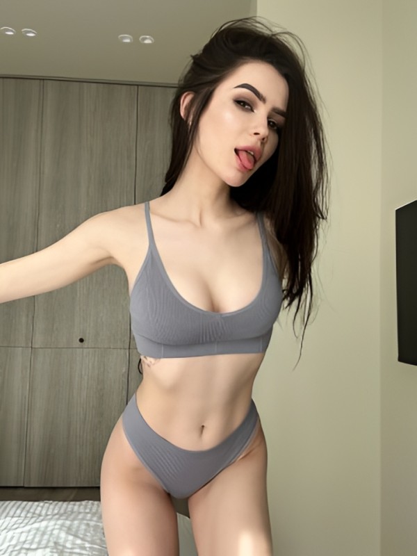 Алена привлекательная девушка из Астрахани цена от 5000 руб