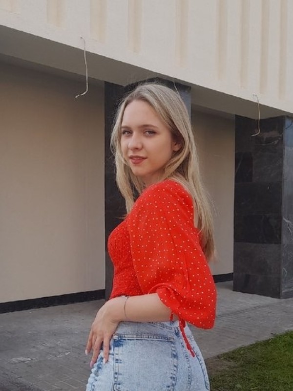 Юлия привлекательная девушка из Астрахани цена от 3000 руб